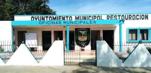 Roban arma de fuego, dinero en efectivo y equipos de vigilancia en el Ayuntamiento de Restauración