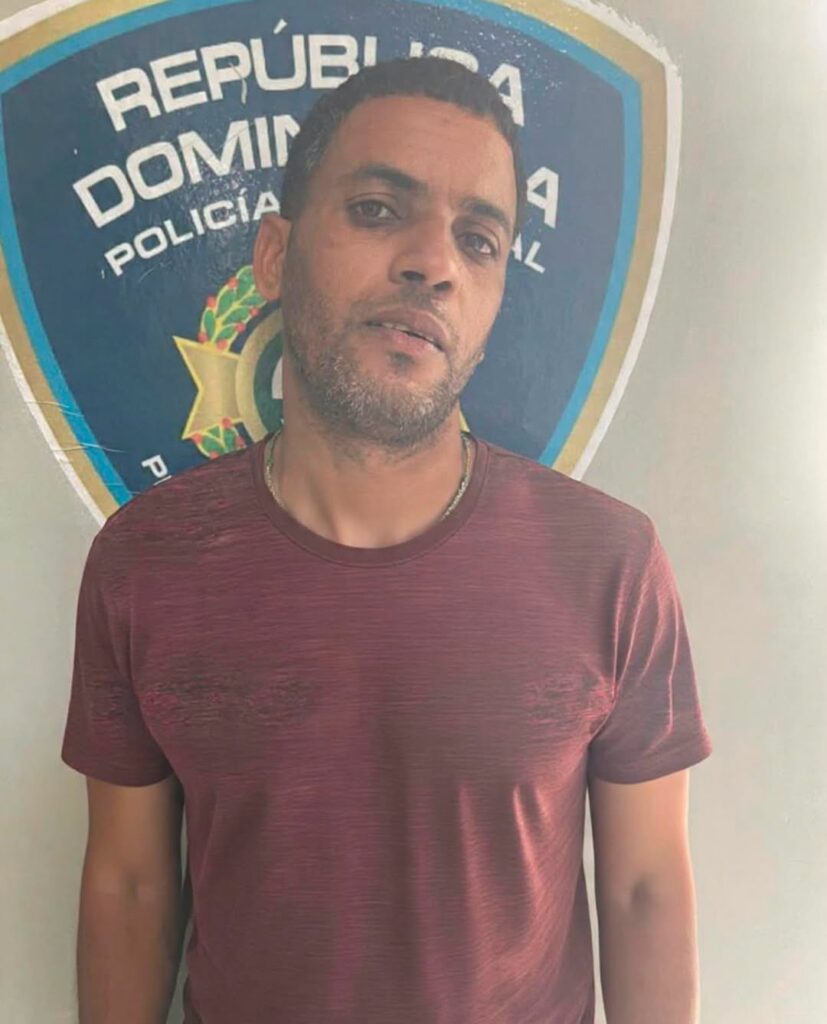 Dicrim y Policia Preventiva Capturan a Kairo Estevez acusado de Robar descenas de motocicletas en Dajabón