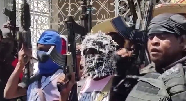 Haitianos en la frontera esperan ofensiva contra las bandas; Defensa garantiza seguridad en Dajabón