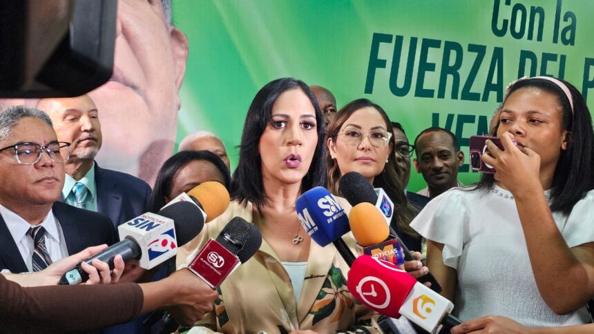 Fuerza del Pueblo juramenta equipo nacional para fortalecer trabajo con adultos mayores