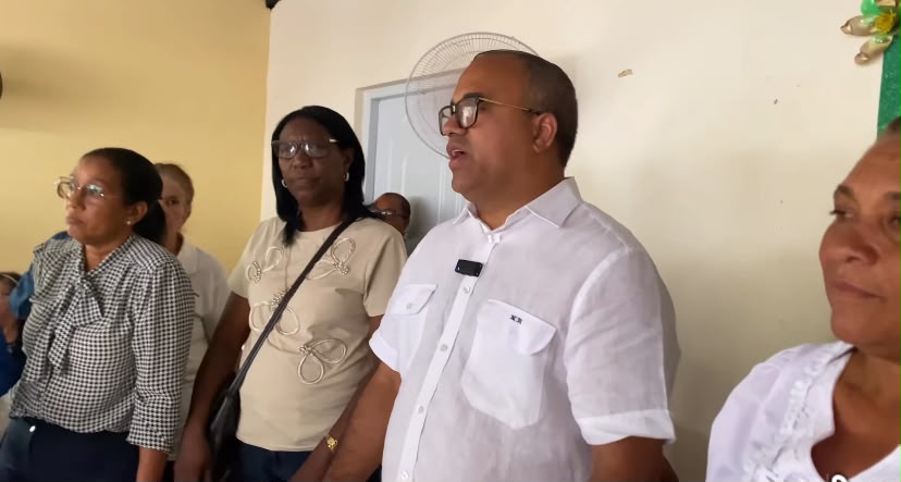 Senador Ney Rodríguez entrega raciones alimenticias y anuncia apoyo al Centro de Madres del Sector Norte