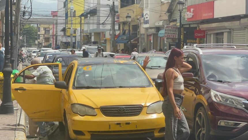 «Es un abuso»: usuarios estallan contra aumento del pasaje en Santiago