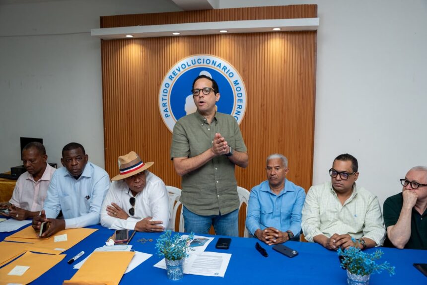 Deligne Ascención felicita dirigencia del PRM por participación en asambleas de la Convención Nacional
