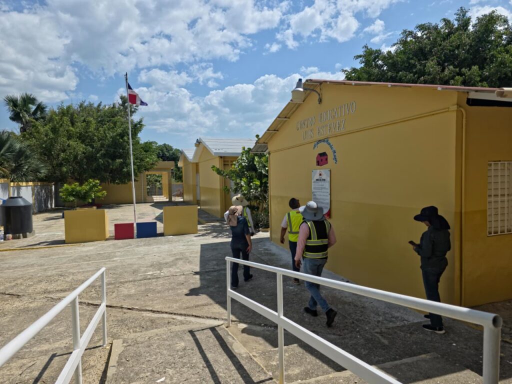 Infraestructura Escolar da toques finales a 14 centros educativos intervenidos en Dajabón