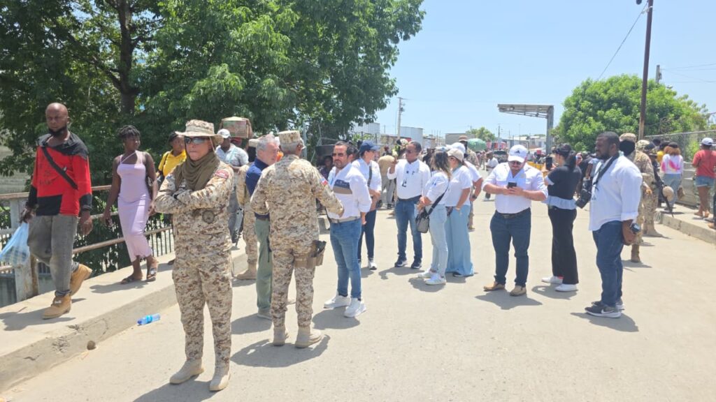Delegación de CONAMIGUA conoce de primera mano la dinámica migratoria y comercial en la frontera dominicana