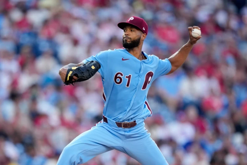 Cristopher Sánchez es el primer ganador de 15 juegos en las mayores este año