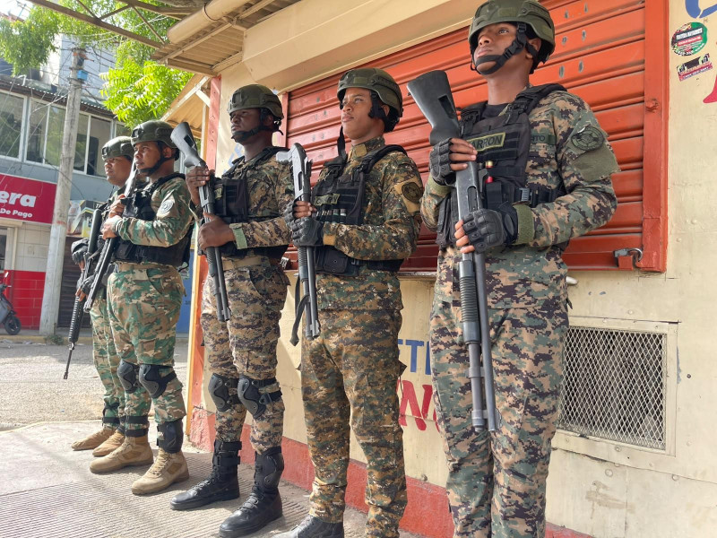 Navarrete bajo vigilancia policial en medio de paro de 48 horas; destruyen decenas de contadores