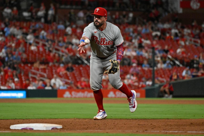 Edmundo Sosa y Kyle Scwarber lideran triunfo de Filadelfia sobre Cardenales