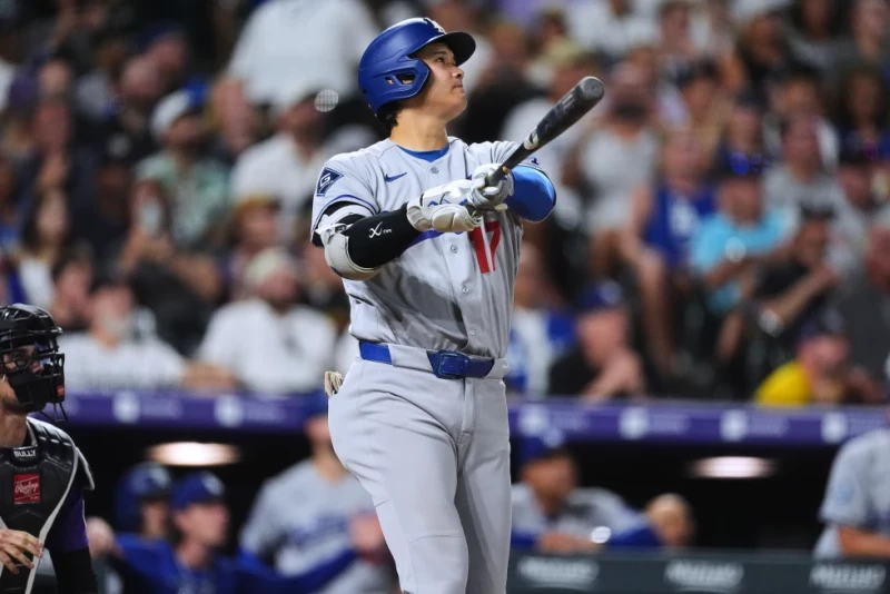 Ohtani batea 2 cuadrangulares y los Dodgers vencen a los Rockies en Coors Field