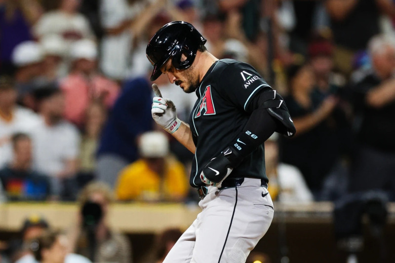 Sencillo de Arenado con el bate roto da triunfo Arizona sobre Medias Rojas