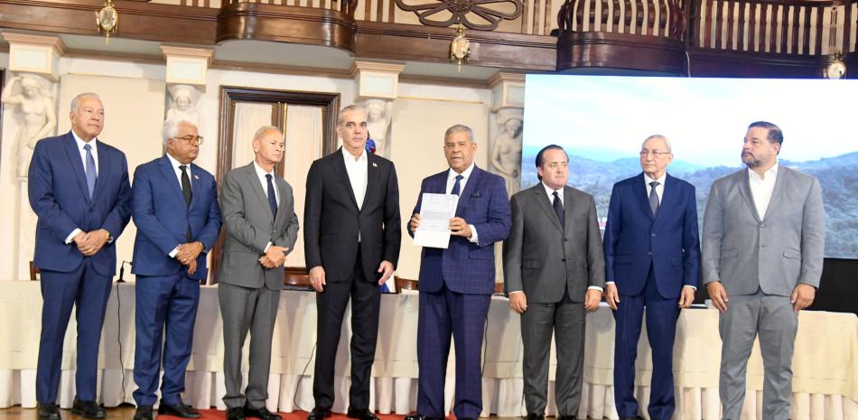 El gobierno formaliza la titulación de dos parques nacionales