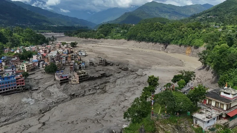 Mal tiempo y acceso a afectados complican búsqueda de 265 desaparecidos en China tras riada