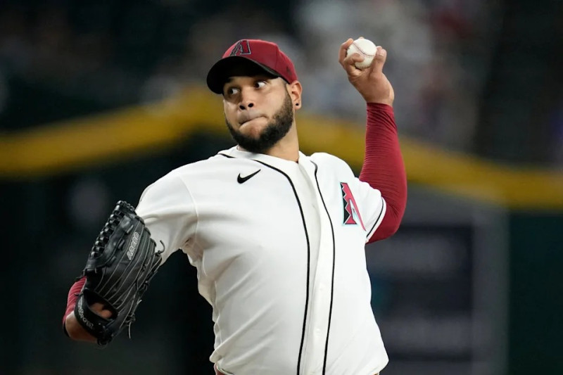 Rodríguez abanica a 9 y guía a los D-Backs a lograr blanqueada ante los Cubs