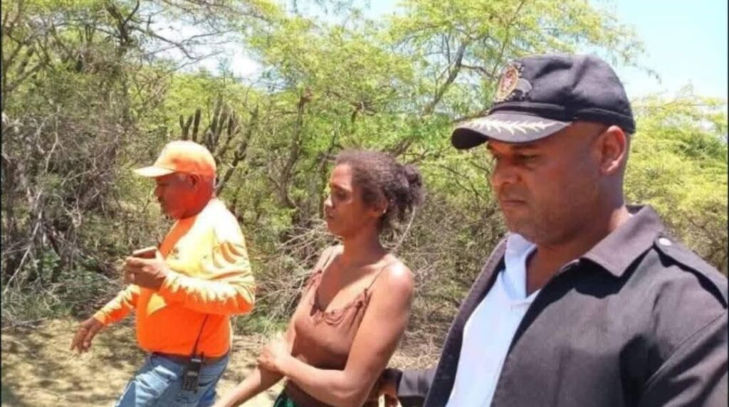 Joven vuelve a lanzarse desde el puente General Benito Monción en Montecristi