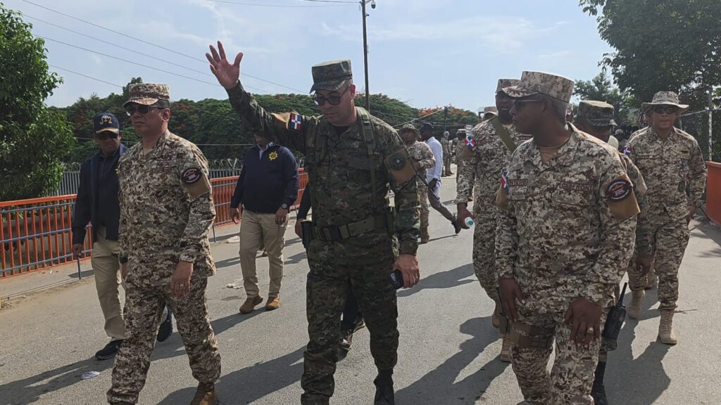 Nuevos directores del Cesfront y J-2 recorren bases militares en la frontera entre Haití y RD