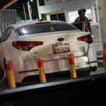Ciclista muere atropellado en Santiago y vehículo termina dentro de la DGII