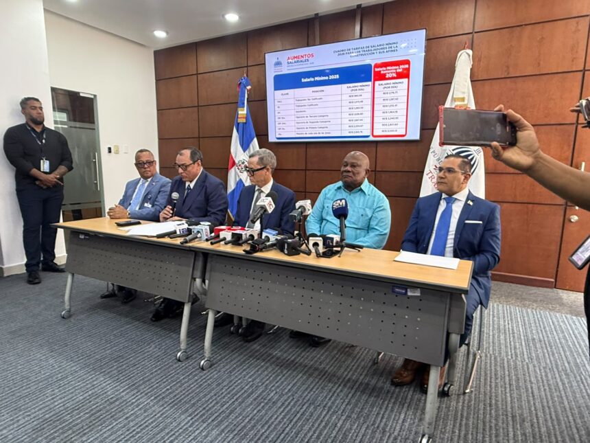 Gobierno acuerda aumento de 20 % al salario mínimo de los trabajadores de la construcción