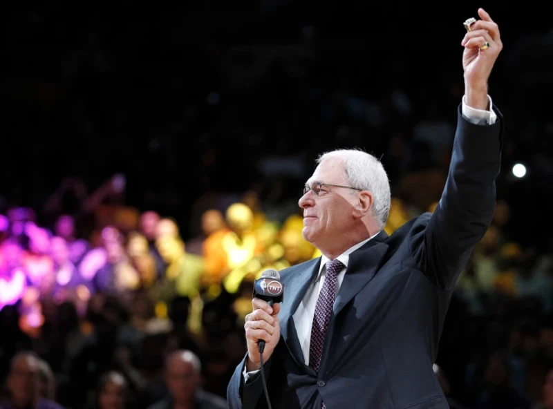 Phil Jackson será honrado con una estatua por los Lakers de Los Angeles