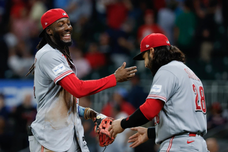 Elly conecta su jonrón número 30 y los Rojos remontan para lograr una victoria de 7-6 sobre Bravos