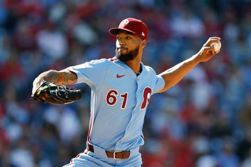 Cristopher Sánchez es sexto dominicano en liderar Liga en victorias