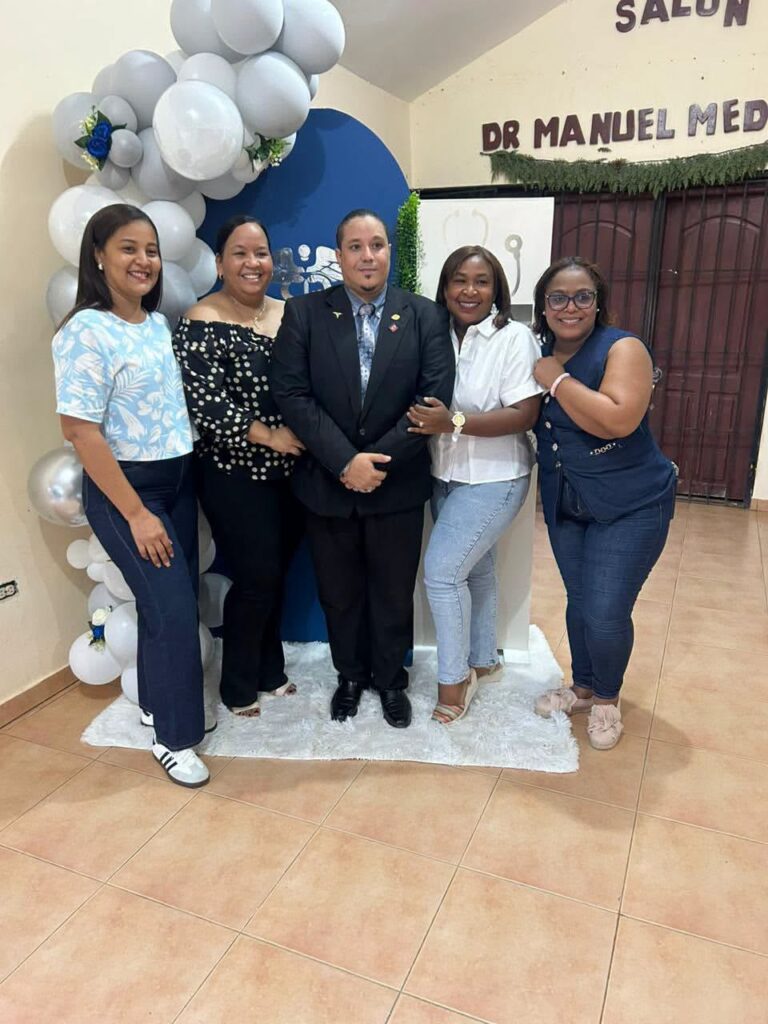 Colegio Médico Dominicano filial Dajabón reconoce a la Dra. Zaberkis Rodríguez por su entrega y vocación de servicio