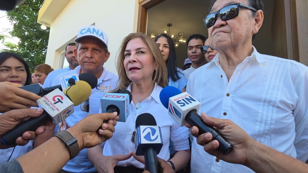 Carolina Mejía plantea complementar verja fronteriza con un “muro económico” en Dajabón