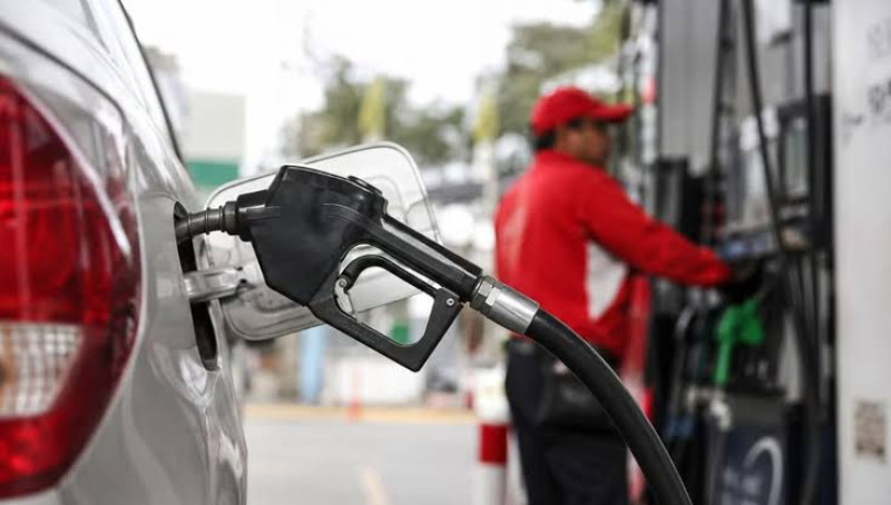 Gobierno congela los principales combustibles