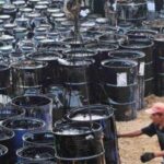 Precios de combustibles cargan con alza del barril de petróleo en más de US$100 y con los impuestos