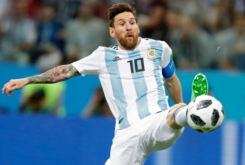 Argentina va del duelo por retiro de Messi a la ilusión por nuevos talentos