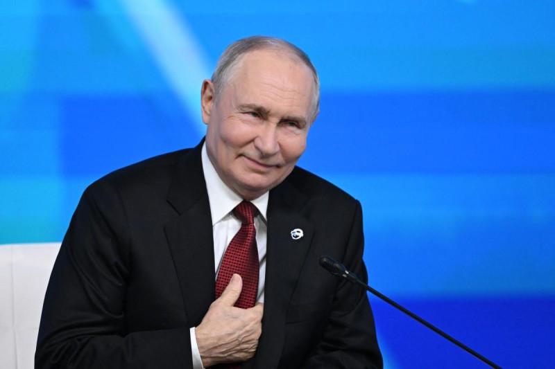 Putin acepta reanudar en noviembre las negociaciones de paz con Ucrania