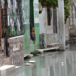 Aguaceros afectan viviendas y complican el tránsito en Santiago