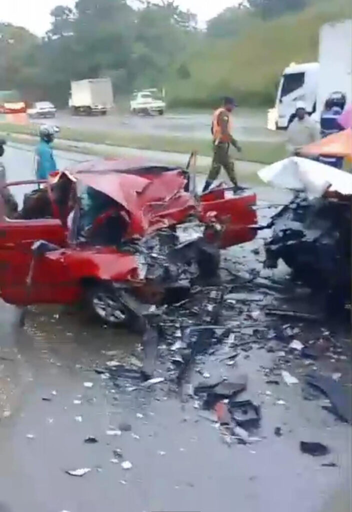 Cinco fallecidos en choque de dos vehículos en la Circunvalación de Santo Domingo