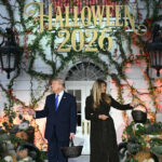 Halloween llega a la Casa Blanca , Donald y Melania Trump celebran entre calabazas