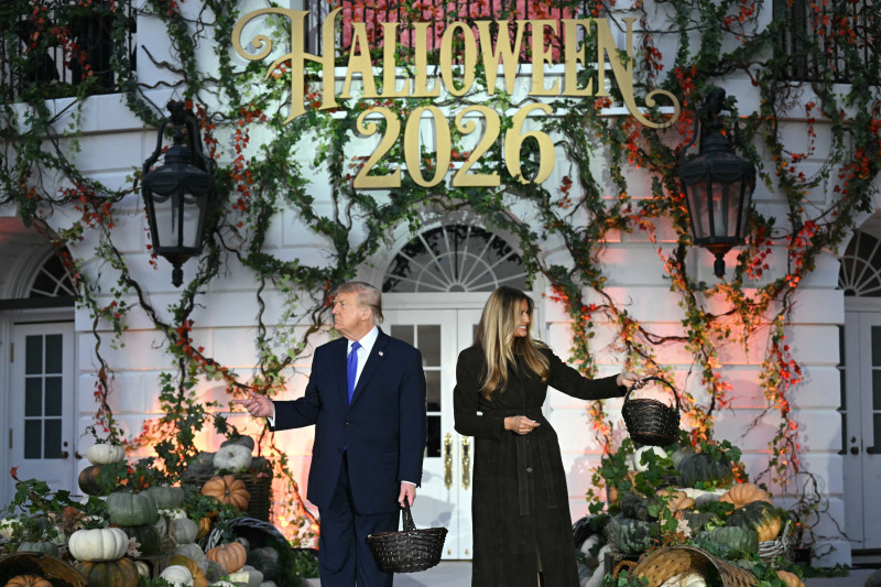 Halloween llega a la Casa Blanca , Donald y Melania Trump celebran entre calabazas