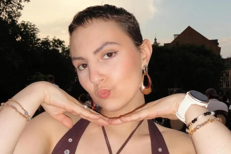 Fallece influencer Anouk Deschamps a los 21 años después de ser diagnosticada con cáncer