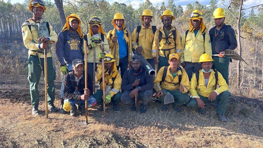 Destacan la alta preparación y capacidad de respuesta nacional de la Brigada de Bomberos Forestales de Dajabón